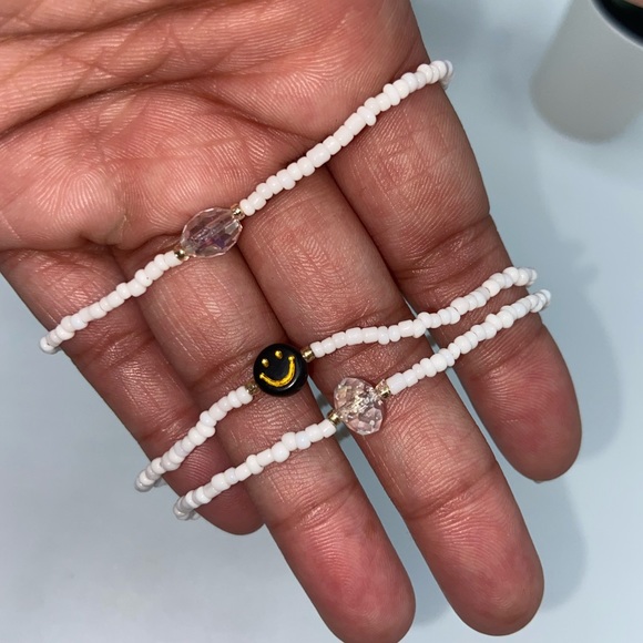 Handmade Trendy Glass Bead Bracelets with Smiley Face - Picture 3 of 7